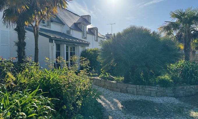 Saint-Marine Casa | 2 houses and a garden, 50 meters from the port, close to the grocery store