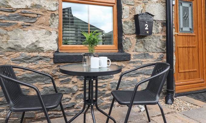 Cwmtirmynach Cabaña | 2 JONES TERRACE, character holiday cottage in Cerrigydrudion