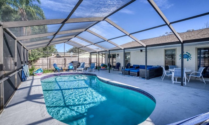 Whitfield Casa | 2 King bed, heated pool, game room, close to SRQ