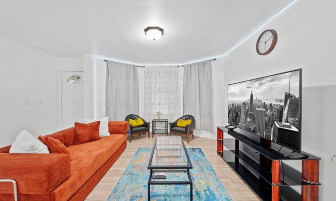 Constable Hook Casa | 2 King Beds! 1 min to NYC Train