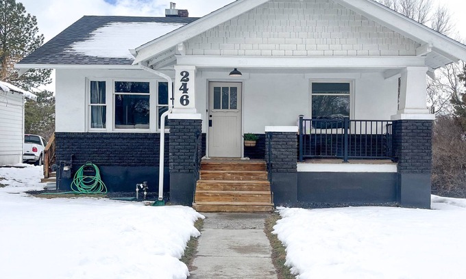 Rexburg Casa | 2 King Beds, near BYUI/Ski/Yellowstone, Sleeps 10. Outdoor enthusiast dream spot