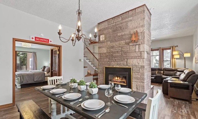 Kellogg Casa | 2 king beds, walk to restaurants, ideal for groups, gondola view, HUGE game room