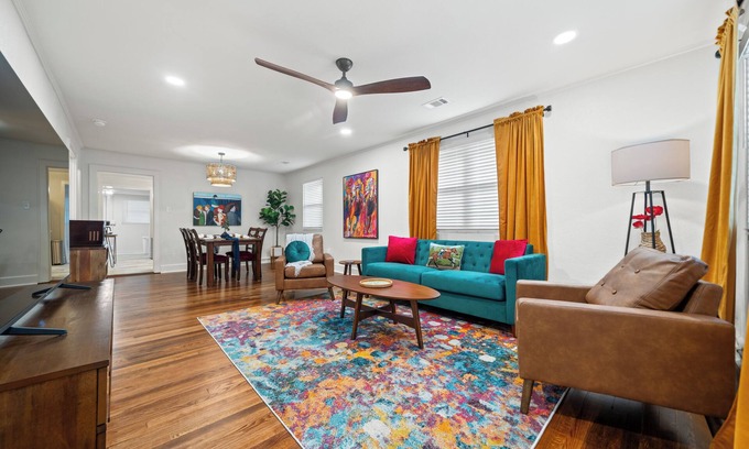 Hot Springs Casa | 2 King Suites: One Block to Oaklawn: 2 miles to HSNP