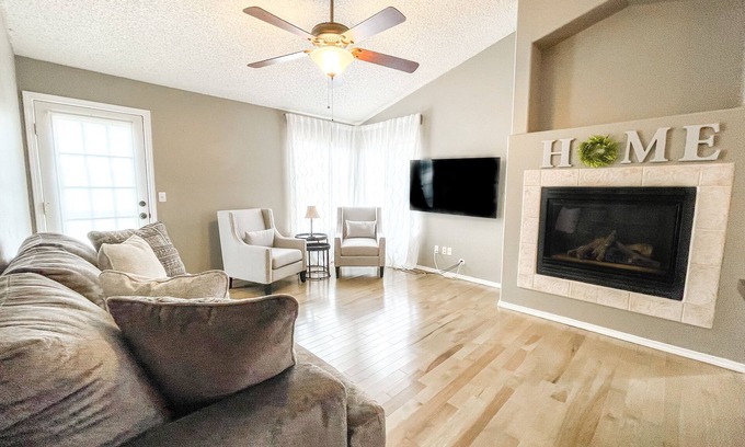 Palmer Lake Casa | 2 Master Suites! Pet Friendly With MTN Views and King Beds
