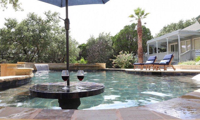Lakeway Casa | ¡Cotizada recientemente! CasaAzul: 2 Master Suites, Porche envolvente, Sun Room, Retiro privado Mins to Lake!