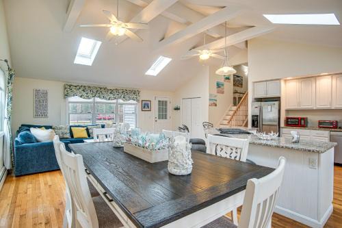 East Falmouth Casa | 2 Mi to Beach East Falmouth Home with Game Room