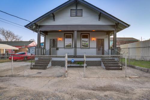 Saint Claude Casa | 2 Mi to Bourbon St Walkable NOLA Duplex