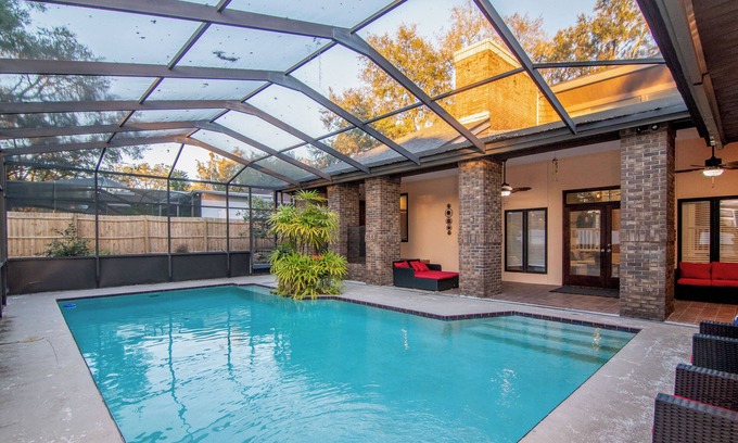 Temple Crest Casa | 2 Mi to Busch Gardens: Retreat in Scenic Community