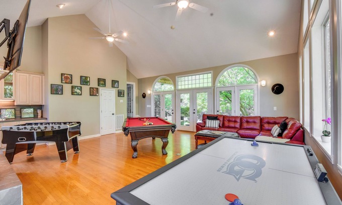 Clemson Villa | 2 Mi to Clemson: Central Villa w/ Deck, Near Lakes