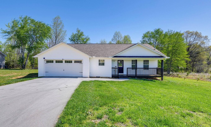 White Pine Casa | 2 Mi to Douglas Lake, Boat Ramp: White Pine Home!