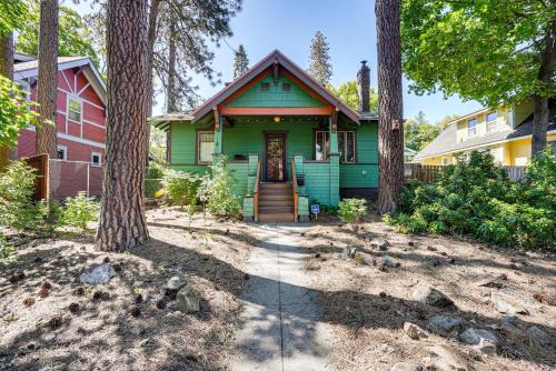 South Perry District Apartamento | 2 Mi to Downtown Spokane Nurse-Ready Rental
