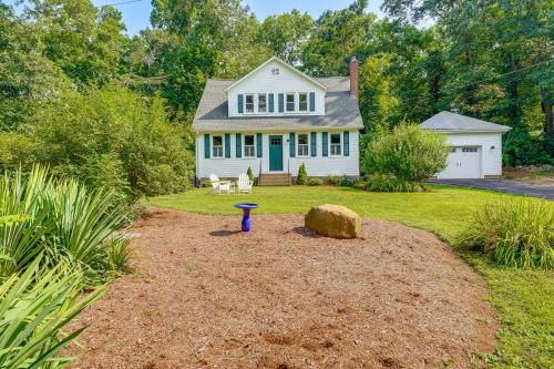 Madison Casa | 2 Mi to Dtwn 2-Acre Retreat with Large Yard!