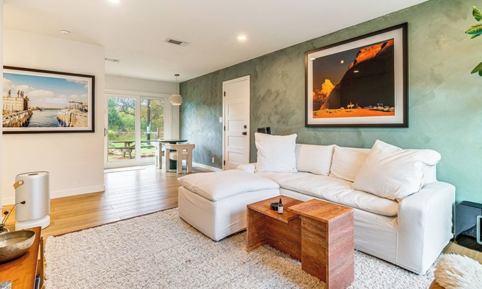 Rosewood Casa | 2 Mi to Dtwn: Austin Getaway w/ Natural Pool