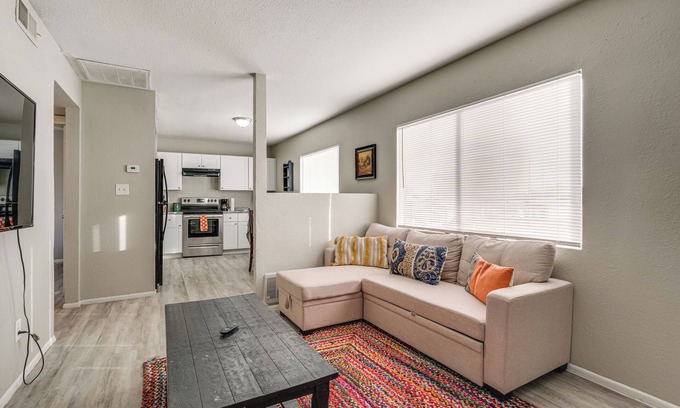 Downtown Phoenix Apartamento | 2 Mi to Dtwn & Chase Field: Condo w/ City View!