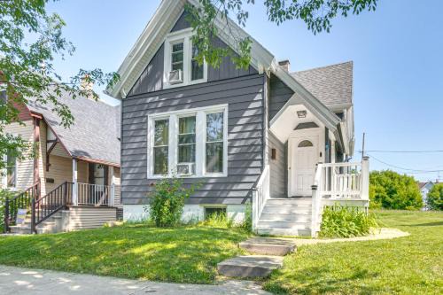 Harambee Casa | 2 Mi to Dtwn Milwaukee Family Home with Yard