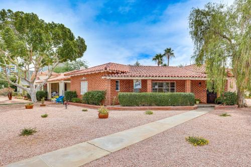 Encanto Casa | 2 Mi to Dtwn Phoenix Getaway with Patio