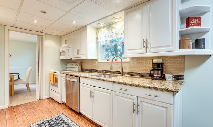 Riverside Casa | 2 Mi to Dtwn: Private Fire Pit at Dublin Home!