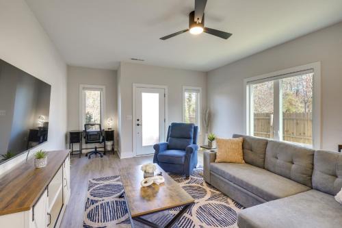 Durham Casa | 2 Mi to Duke and 3 Mi to Downtown Durham Townhome