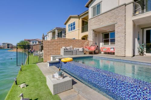 Terra Lago Casa | 2 Mi to Fantasy Springs Casino Lakefront Retreat!