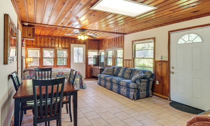 Lake Whitney Cabaña | 2 Mi to Fishing on Lake Whitney: Cottage w/Deck