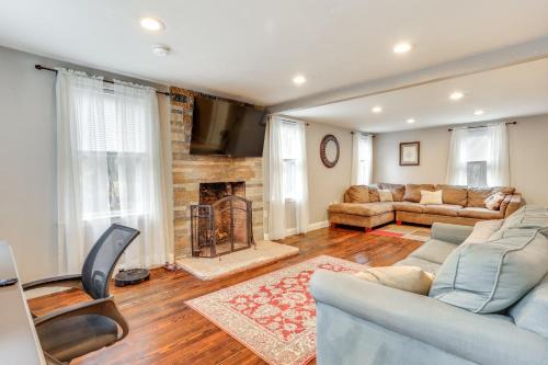 Foxboro Casa | 2 Mi to Gillette Stadium Foxborough Retreat!