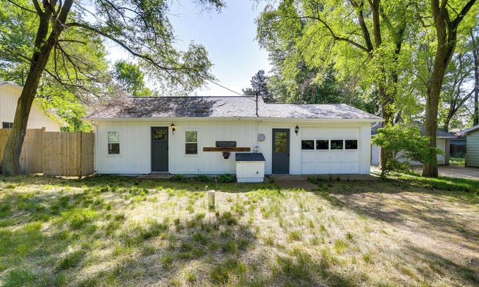 Riverside Casa | 2 Mi to Hagar Beach: Charming Home w/ Fire Pit!