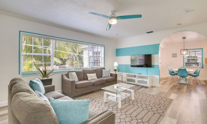 Royal Poinciana Cabaña | 2 Mi to Hollywood Beach: Pet-Friendly Cottage