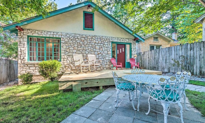 Hot Springs Casa | 2 Mi to Hot Springs Natl Park Hot Tub Haven!