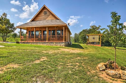Hot Springs Casa | 2 Mi to Lake Hamilton Hot Springs Cabin with Loft!