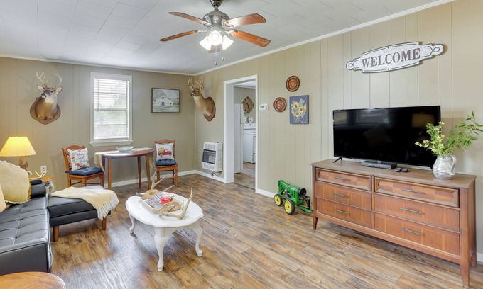 Lineville Casa | 2 Mi to Lake: Lineville Farmhouse w/ Fire Pit