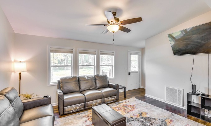 Harbert Apartamento | 2 Mi to Lake Michigan: Pet-Friendly Sawyer Apt