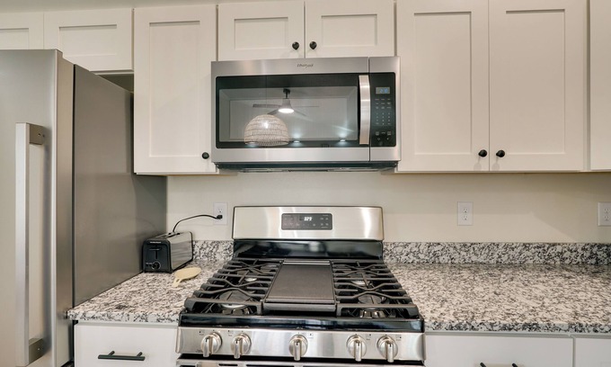 Crossville Cabaña | 2 Mi to Lake Tansi & Golf: Modern Cottage!