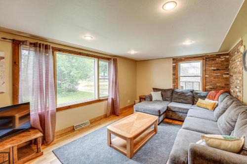 Muskegon Casa | 2 Mi to Michigans Adventure Family Home with Patio