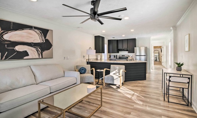 Starkville Cabaña | 2 Mi to MSU: Chic Cottage Retreat w/ Yard!