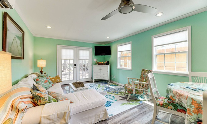 Rockport Cabaña | 2 Mi to Rockport Beach: Cozy Hideaway!