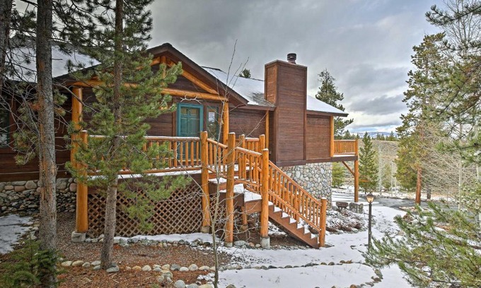 Innsbruck Val Moritz Casa | 2 Mi to Skiing Mtn-View Home with Deck in Granby!