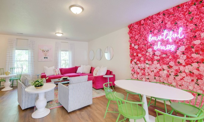 Bettendorf Casa | 2 Mi to TBK Bank Sports Complex: Townhome w/ Patio