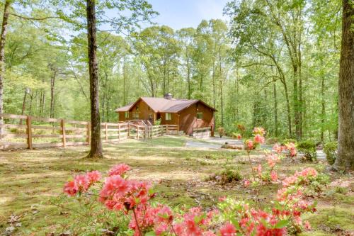 Toccoa Apartamento | 2 Mi to Toccoa Falls Cozy Getaway with Fire Pit!