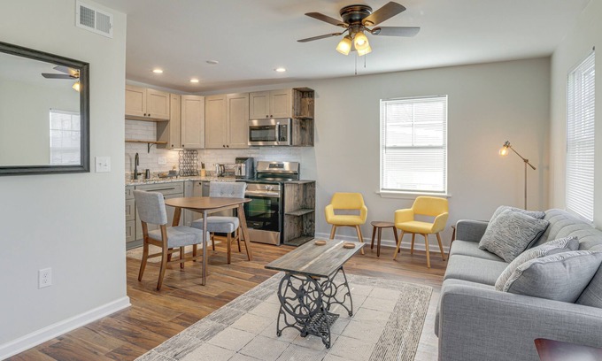 Schnitzelburg Apartamento | 2 Mi to University of Louisville: Apt w/ Fire Pit!