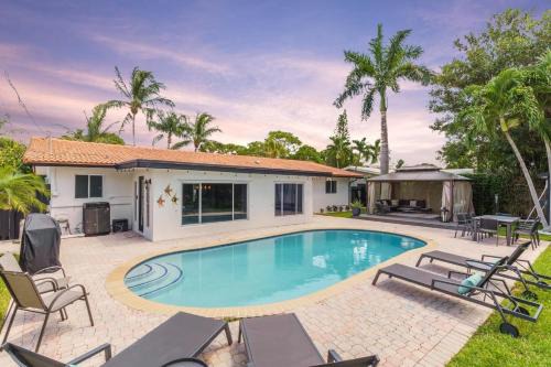 Deerfield Beach Casa | 2 miles to Beach~ Pool ~Cabana~ Pool Table