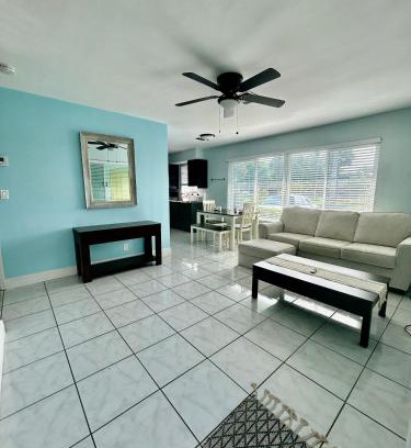 Lauderdale-by-the-Sea Apartamento | 2 min walk to beach & free parking Lauderdale 21-1