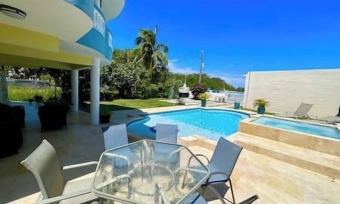 Zarzal Villa | Villa del Mar -Pool/Hot tub -sleeps10. Steps from Kite boarding Beach