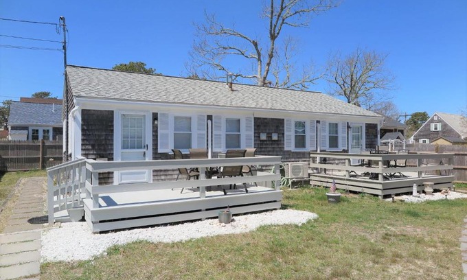 Dennis Port Casa | 2 Minute Walk to Beach, Cape Cod Escape