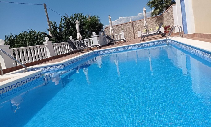 Motril Cabaña | A 2 MINUTOS DE MOTRIL Y TORRENUEVA.PISCINA Y GRAN ZONA AJARDINADA. PLAY