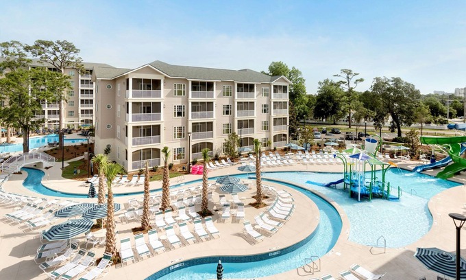 Myrtle Beach Villa | 2 minutos de la playa | Piscina al aire libre con río lento + toboganes gigantes