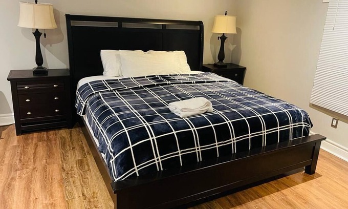 Westminster Apartamento | 2 minutes to the mall, home away from home, cool neighborhood parks, restaurant.