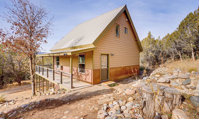 Durango Cabina | 2 Mtn-View Decks + Natural Spring: Durango Retreat