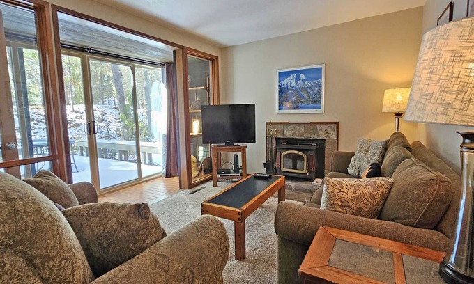 Overlook Park Casa | 2 Mtn. View-Sunriver, Oregon: BBQ, WiFi, SHARC Aquatics, Tubing Hill, Mt. Bachelor, Golf, Deschutes River, Tennis, Bike Paths