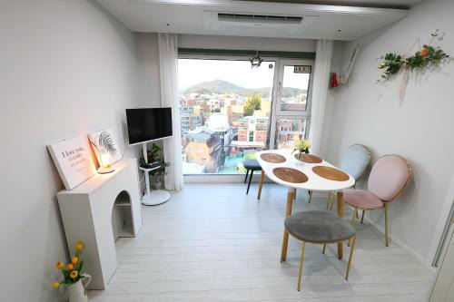 Sinchon-dong Apartamento | #2 NEW open 신축건물 엘리베이터 짐보관 홍대입구역 도보5분 마포구 쇼핑