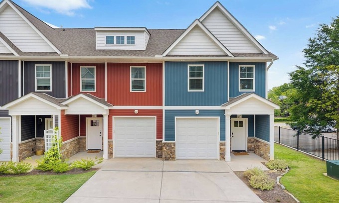 Drayton Casa | 2 New Townhomes | 2024 Spartanburg Stay for 9
